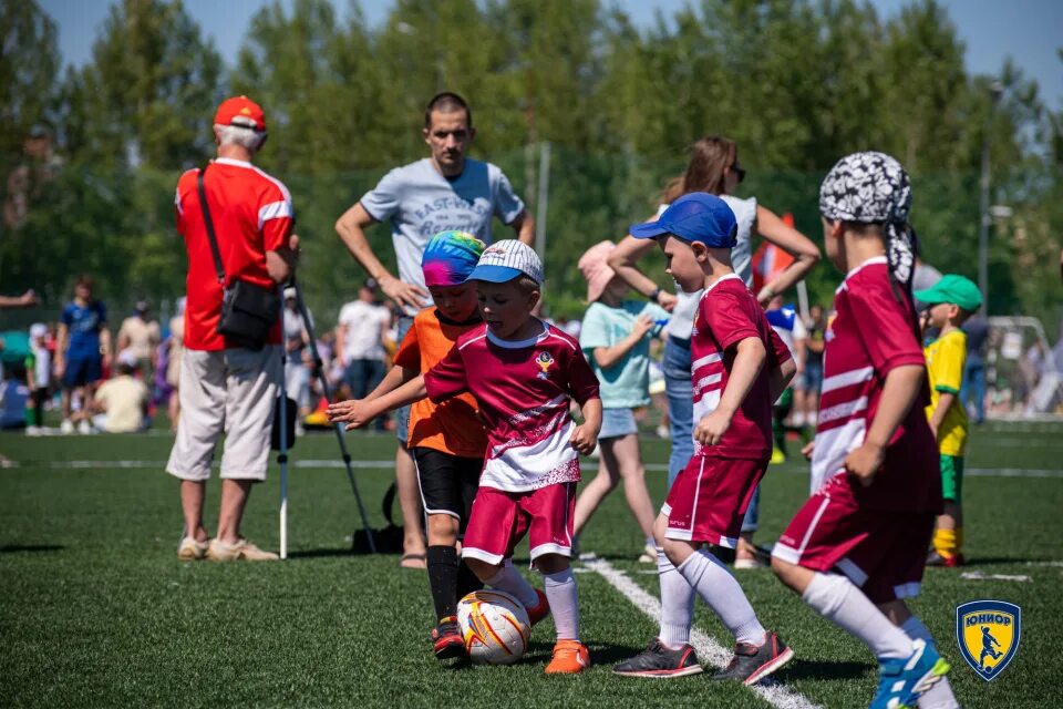 футбольная форма для детей. детский футбол красноярска. футбольная команда форвард. академия футбола форвард красноярск. футбольная школа красноярск.