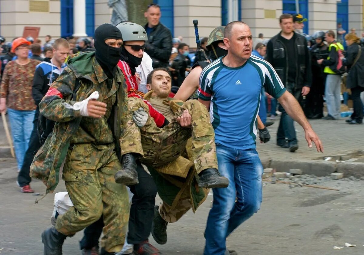 Болотная площадь 2012 май. Парад победы 2014 в москве. 6 мая 2012 болотная площадь. 6 май 2014. Болотная площадь 2012.