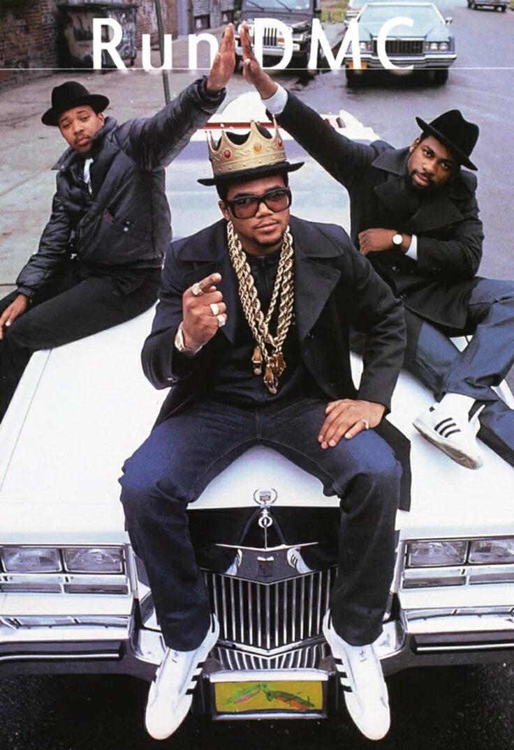 M c run. Run dmc 80s. dmc rap. олд скул рэп стиль. run dmc панама.