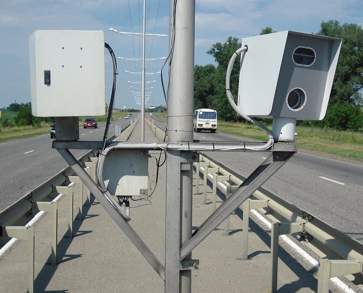 Нарушение контроля движений. Комплекс фотовидеофиксации Скат. Азимут 3 комплекс фотовидеофиксации. Комплекс Арена прибор видеофиксации.