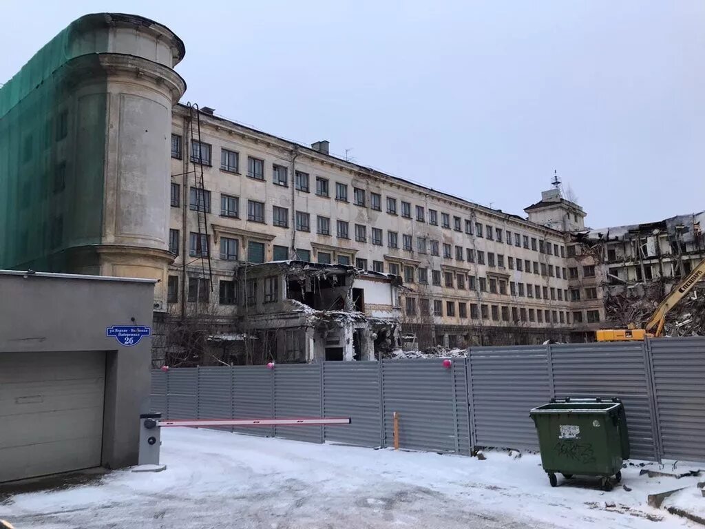 Когда снесли гостиницу москва. Гостиница снесли на верхневолжской набережной.