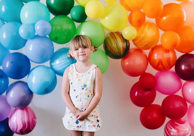 Открытка 5 лет девочке. 5 лет девочке поздравления. 5 лет девочке поздравления. С днем рождения 5 лет. Детские открытки с днем рождения.