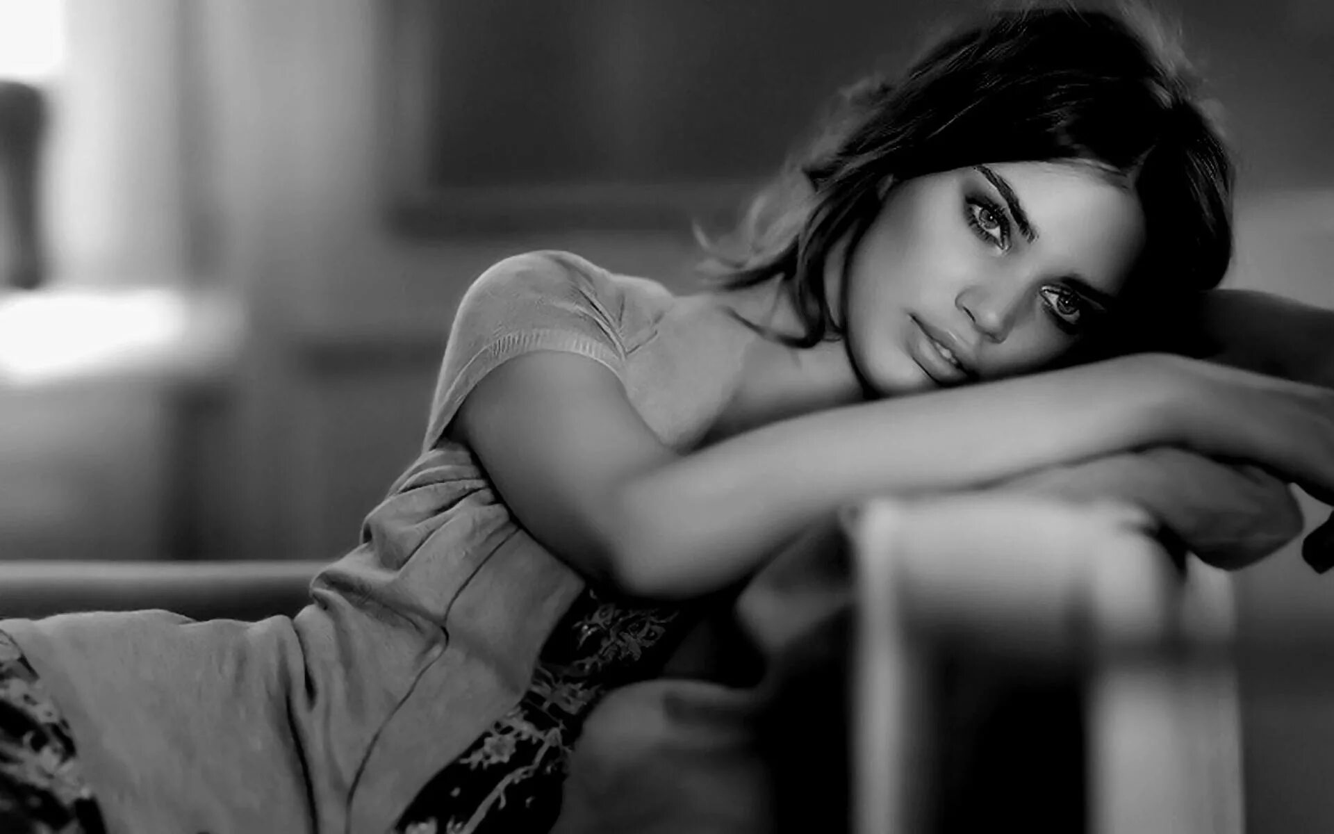 Adriana Lima. Адриана Лима монохром. Адриана Лима грустная. Сабин Кассель