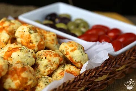 Бездрожжевые булочки с сыром