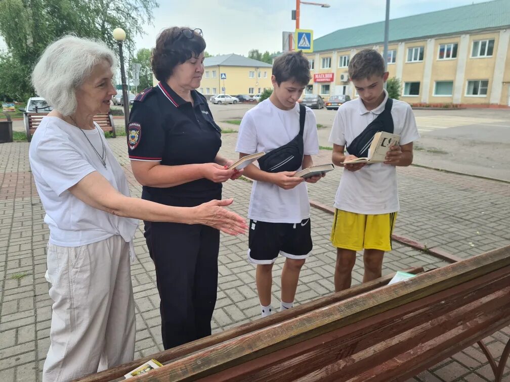 Школа ижморки. Погода на неделю ижморка. Поселок ижморский фото. Водонапорная башня ижморский. Пгт ижморский кемеровская.