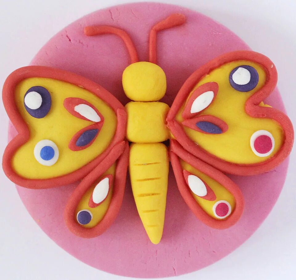 Бабочка из пластилина для детей. Бабочка из пластилина для детей. Бабочка из пластилина. Лепка бабочка. Поделки из пластилина для самых маленьких.