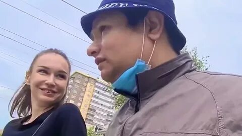 Девушка гительмана