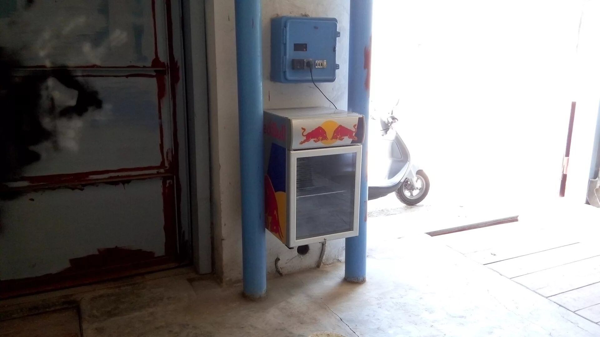 Хранить холодильник в гараже. Контейнеры для гаража пластиковые. Garage в холодильнике. Ящики для гаража. Контейнер гараж.