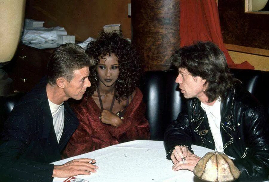 Мик джаггер и дэвид боуи. David bowie and mick jagger. дэвид боуи и мик джаггер роман. анжелой боуи и мик джаггер.