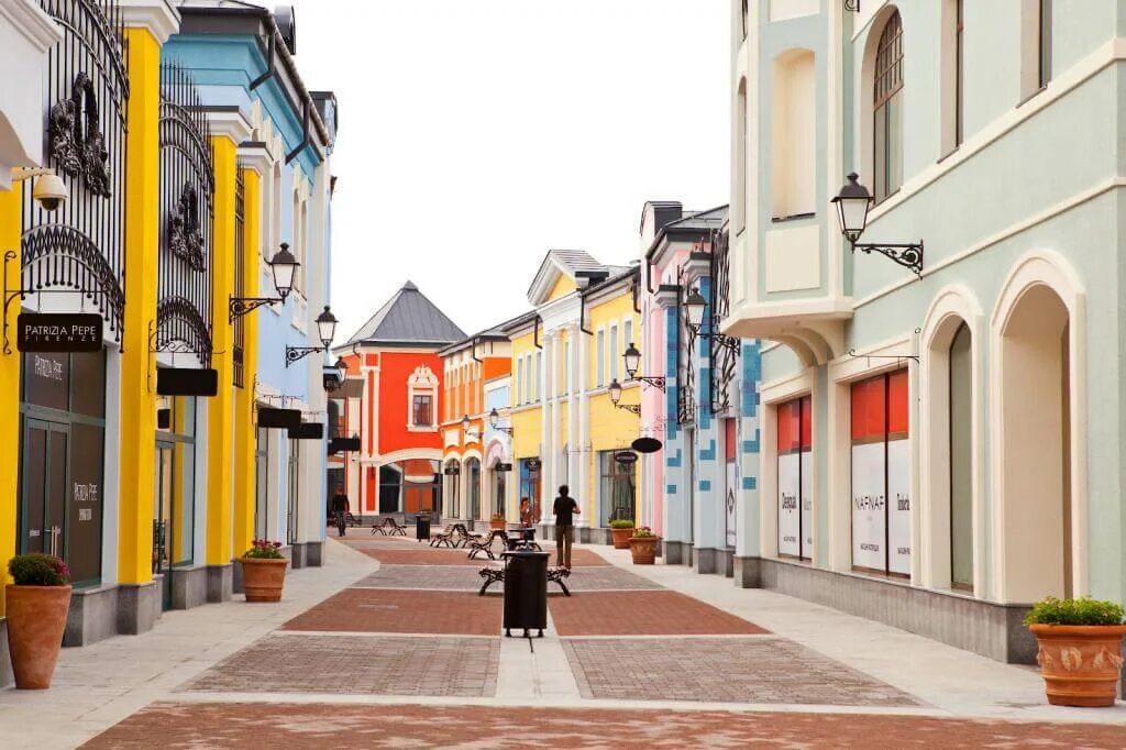 Томми хилфигер магазин аутлет аутлет белая дача. Outlet village белая дача, котельники. Аутлет белая дача москва. Виладж белая дача. Аутлет виладж архангельско.