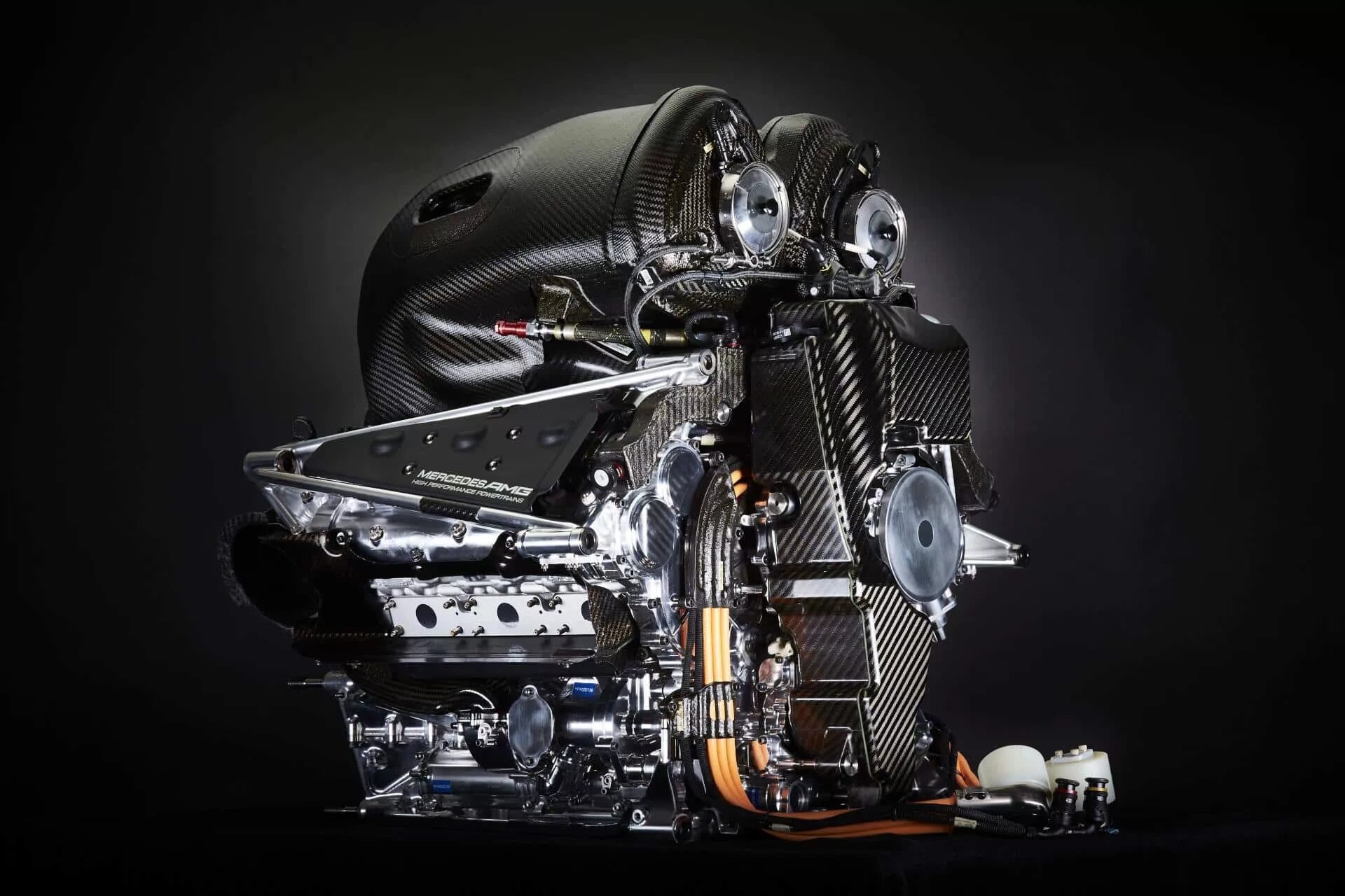Двигателя формула автомобиля. Мотор Mercedes AMG f1. Двигатель Mercedes f1. F1 Mercedes engine. Мотор болида f1.