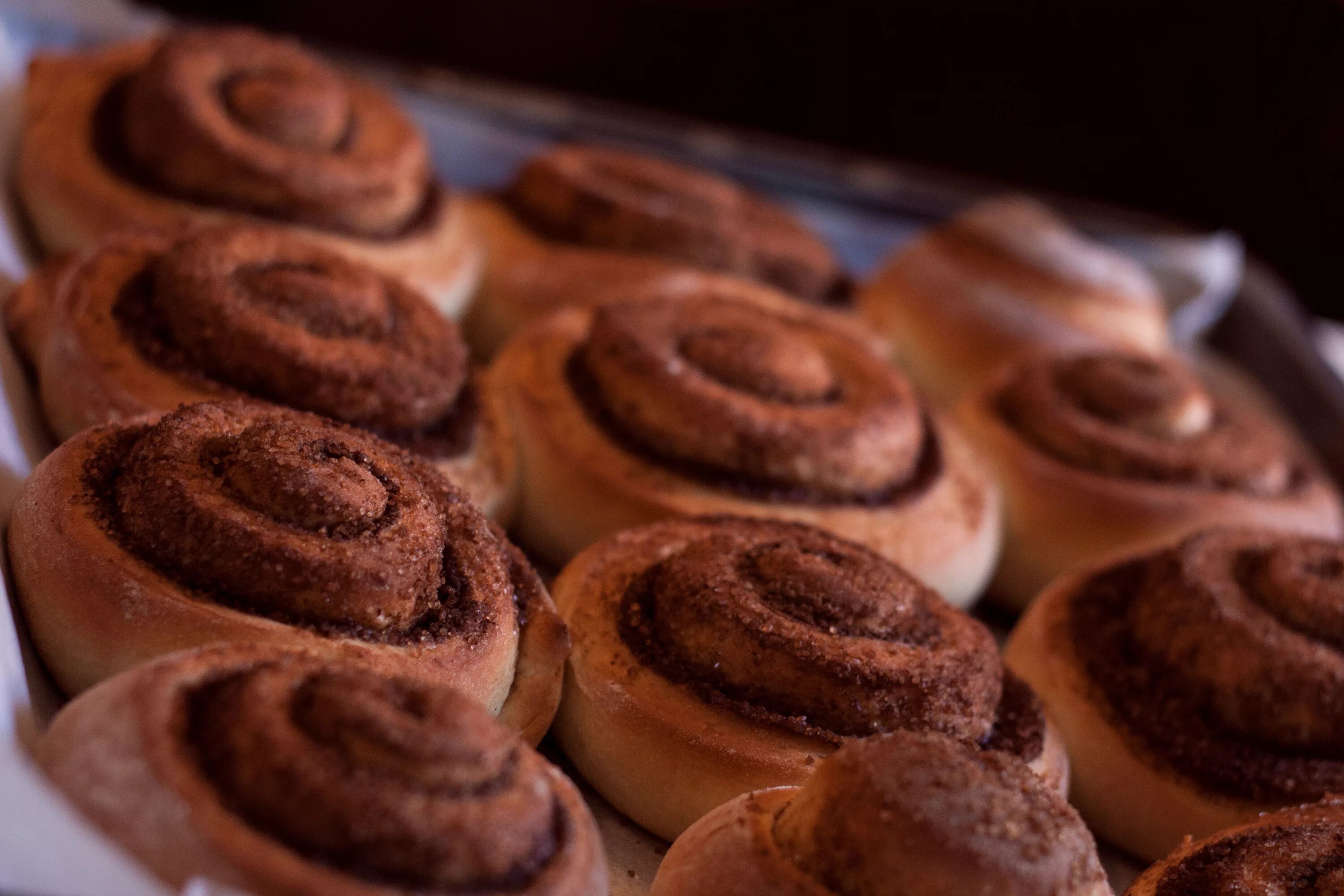 булочки с пальмовым маслом. Roll cinnamon roll. рецепт булочек без молока. тыквенные булочки с корицей. красивые и вкусные булочки.