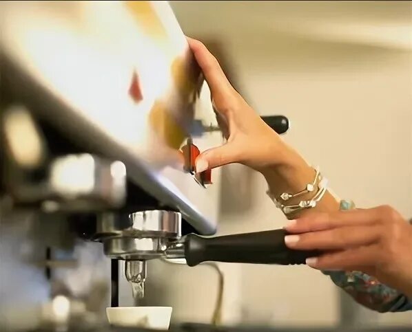 Кофе леди вакансии в москве. Кофе леди. Кассир в кофейне. Кофе леди. Кофе леди.