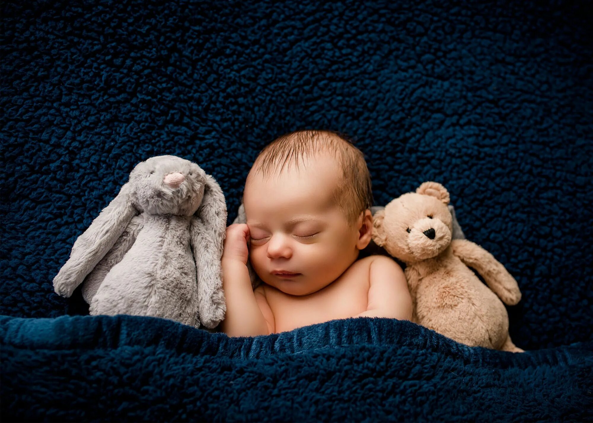 Фотосессия малышей новорожденных. Babyam видео. Фотосессия с новорожденным. Babyam видео. Картинка шестинедельного малыша.