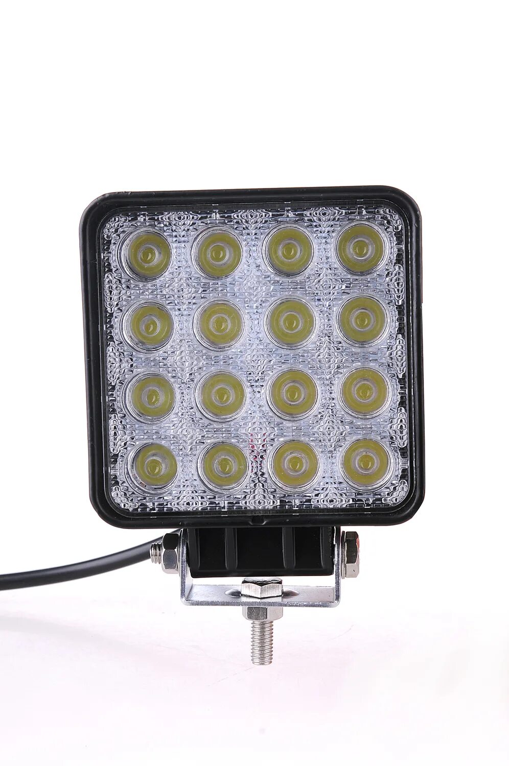 Боковой прожектор. Светодиодный прожектор 48w 12v/24v led Автоторг. Фара светодиодная led 48w. Фара светодиодная противотуманная и рабочего 6 led 10w-30v 100x85 вспышки ФСО. Светодиодная фара 48 ватт на 12 вольт.