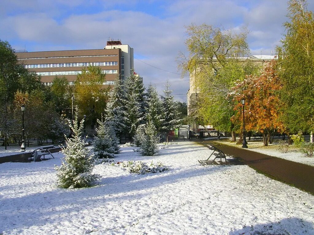 Зимой купить в новосибирске. Новосибирск в октябре. Зимний Новосибирск. Город Новосибирск зимой. Улицы Новосибирска зимой.