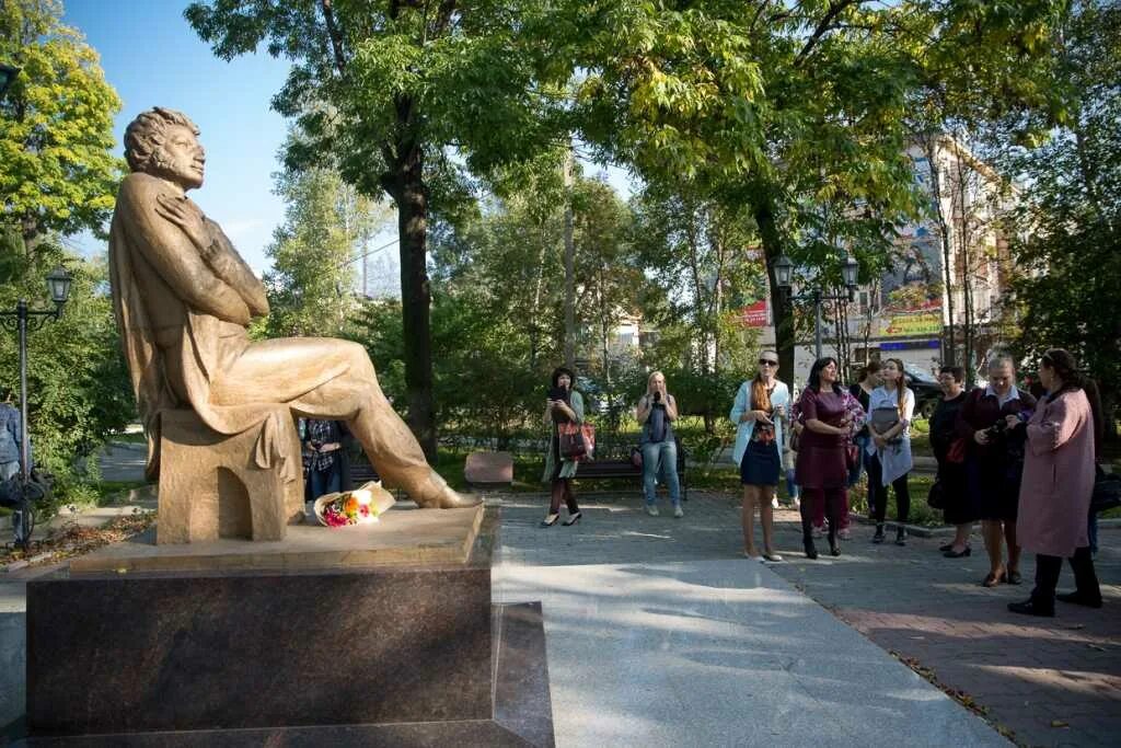 Город Уссурийск Приморского края. Арбат Уссурийск. Достопримечательности города Уссурийска Приморского края. Уссурийск монумент. Россия приморский край уссурийск