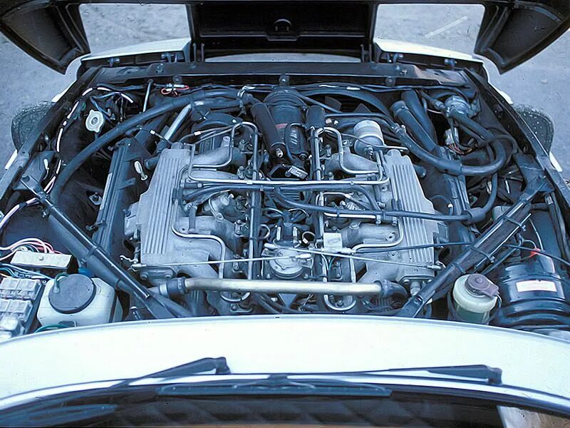 Ягуар xj двигатель. Jaguar xjs v12 двигатель. jaguar v12 engine. jaguar xj 1978. ягуар 1978.