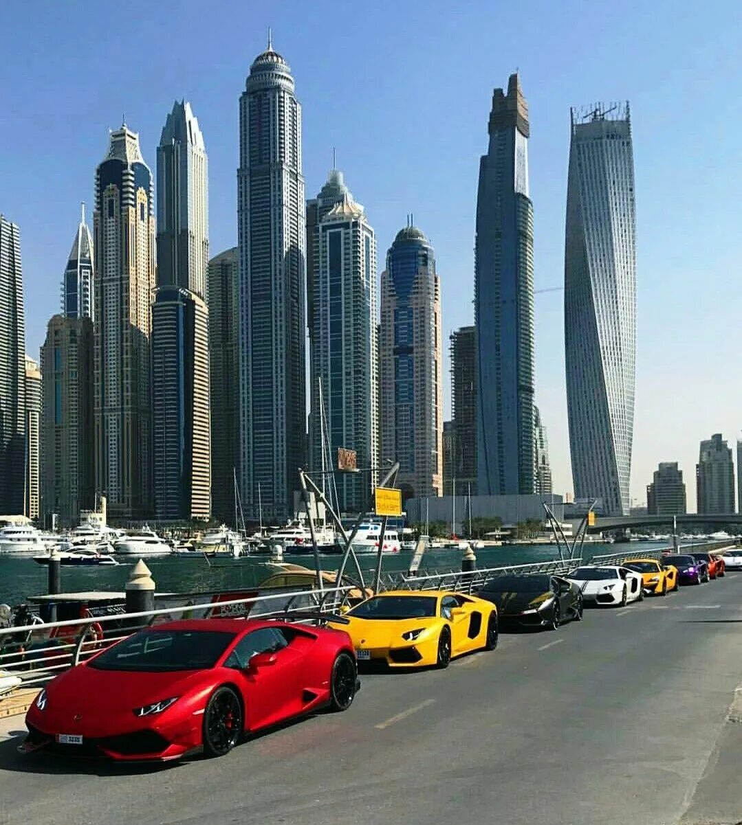 Uae cars. Дубай (ОАЭ). Ламборджини Абу Даби. Дубай машины. Ламборгини в Дубае.