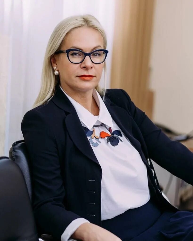 помощник руководителя новосибирск