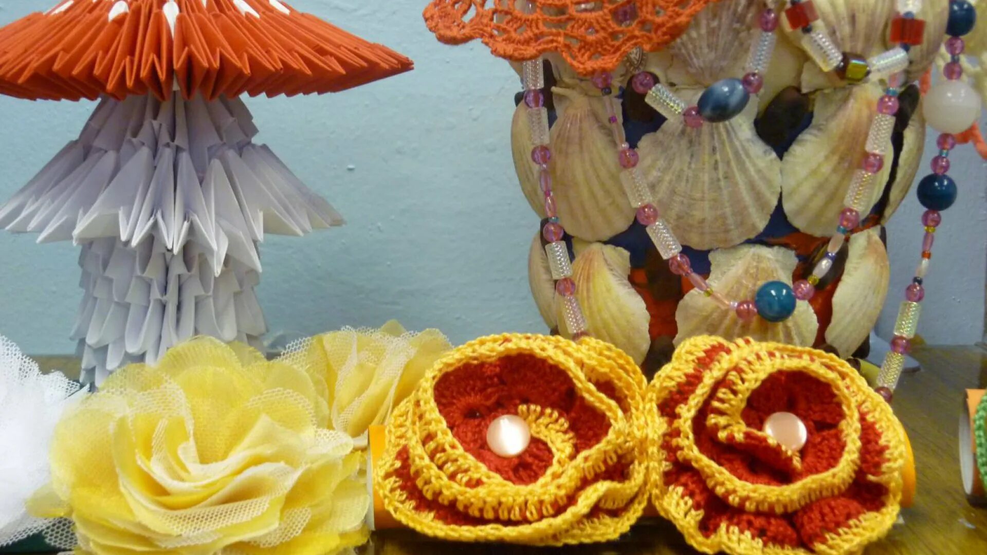 сувениры на ярмарку в школу. что сделать на ярмарку в школу. выставка детских поделок. поделки на благотворительную ярмарку. поделки на ярмарку в детский сад.