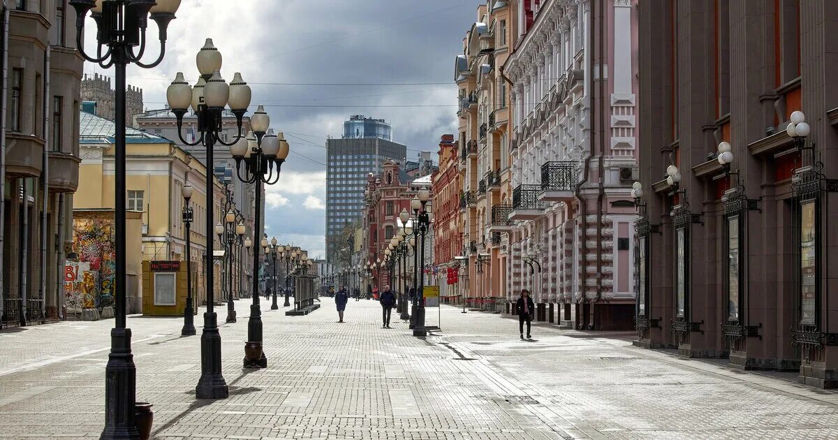 Москва без средств. Старый Арбат без людей. Арбат без людей.