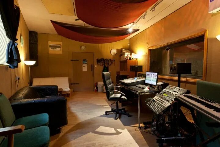 Ресторан record Studio. The Lodge recording Studio. Bar v Studio Room. Record Studio Room World environment. Sounds rooms