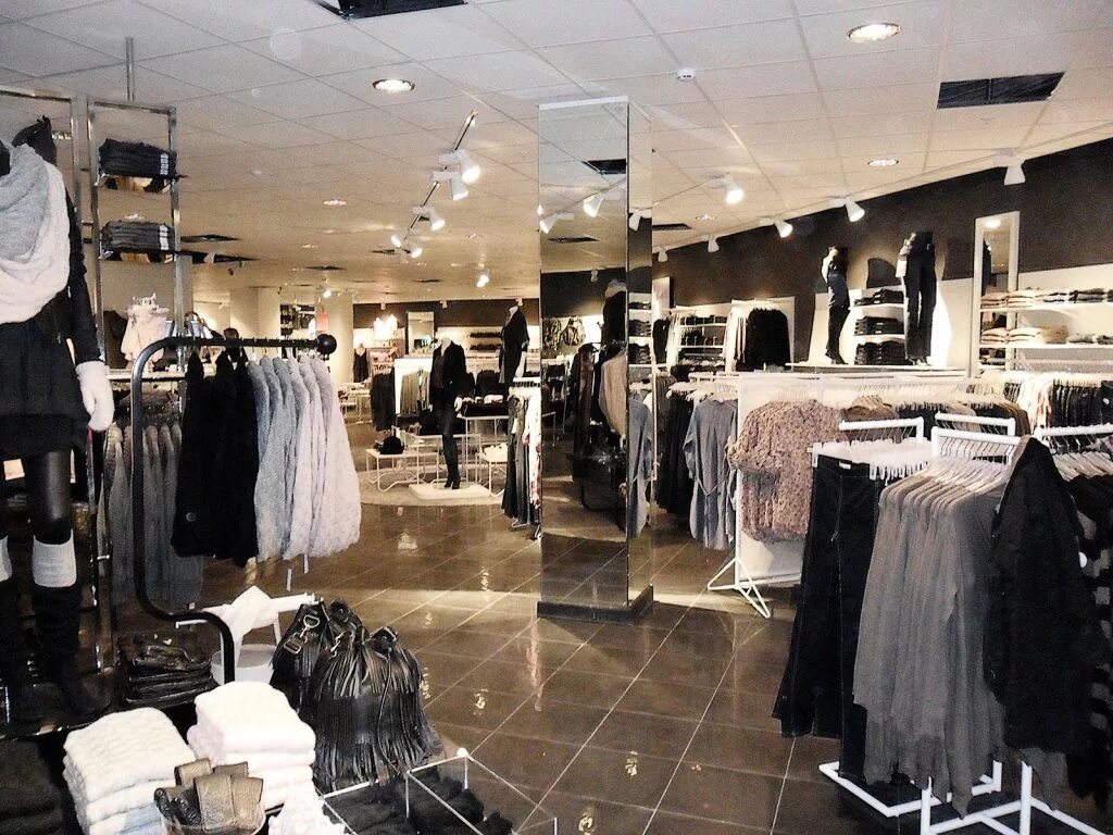 Магазин стокманн. Stockmann магазины. стокманн одежда. стокманн женская одежда. склад одежда стокманн.