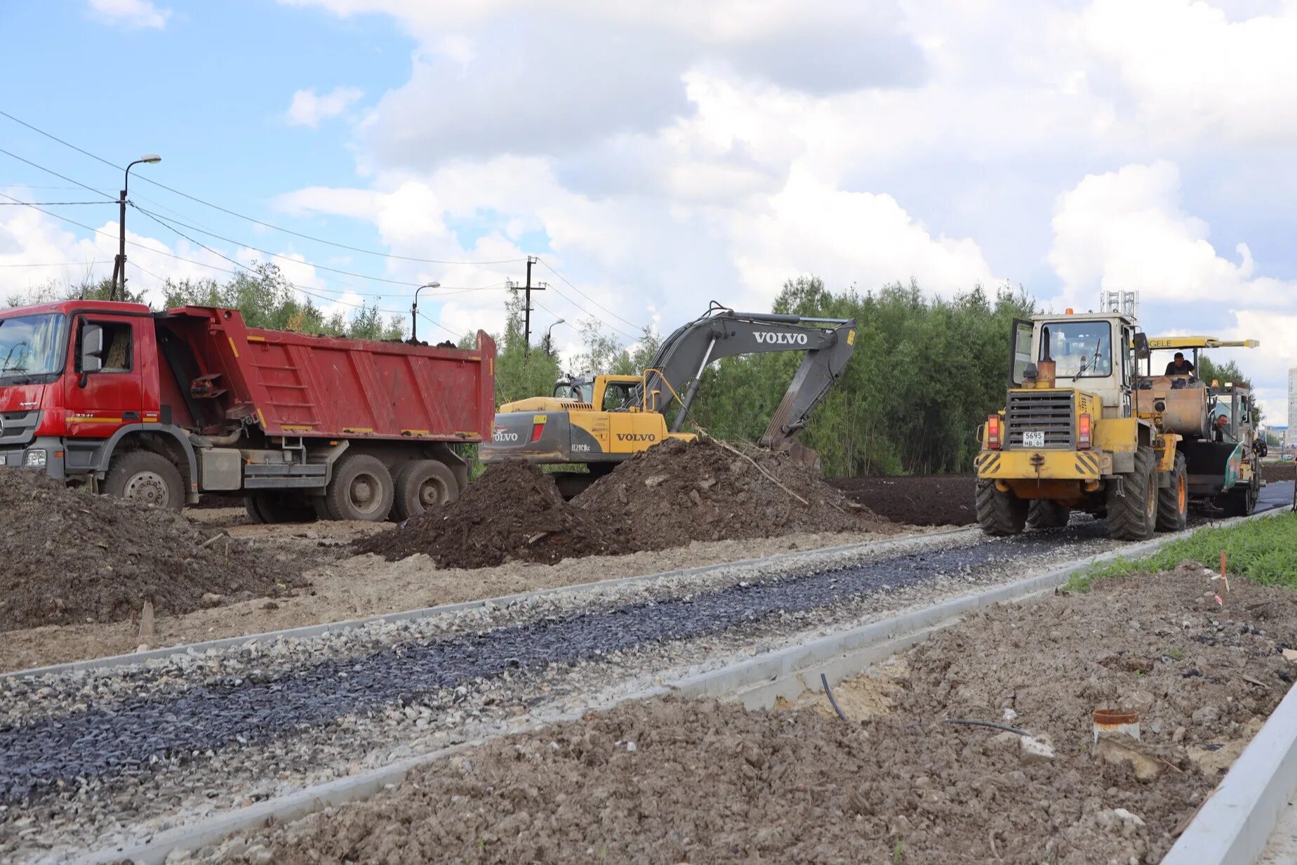 новорижское шоссе колея. прокладывание дорог. дорогу новую делать. стройка дороги. асфальтированная дорога.