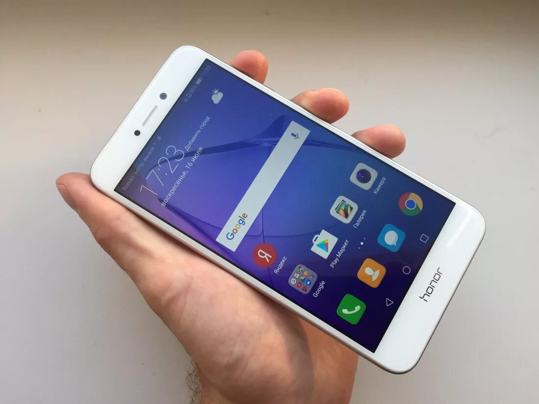Гр 8 лайт. Huawei honor 8 lite. хонор 8 а вайт. honor 8 lite 4/32gb. хонор 8 лайт белый.
