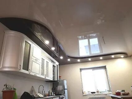 Двухуровневые натяжные на кухне