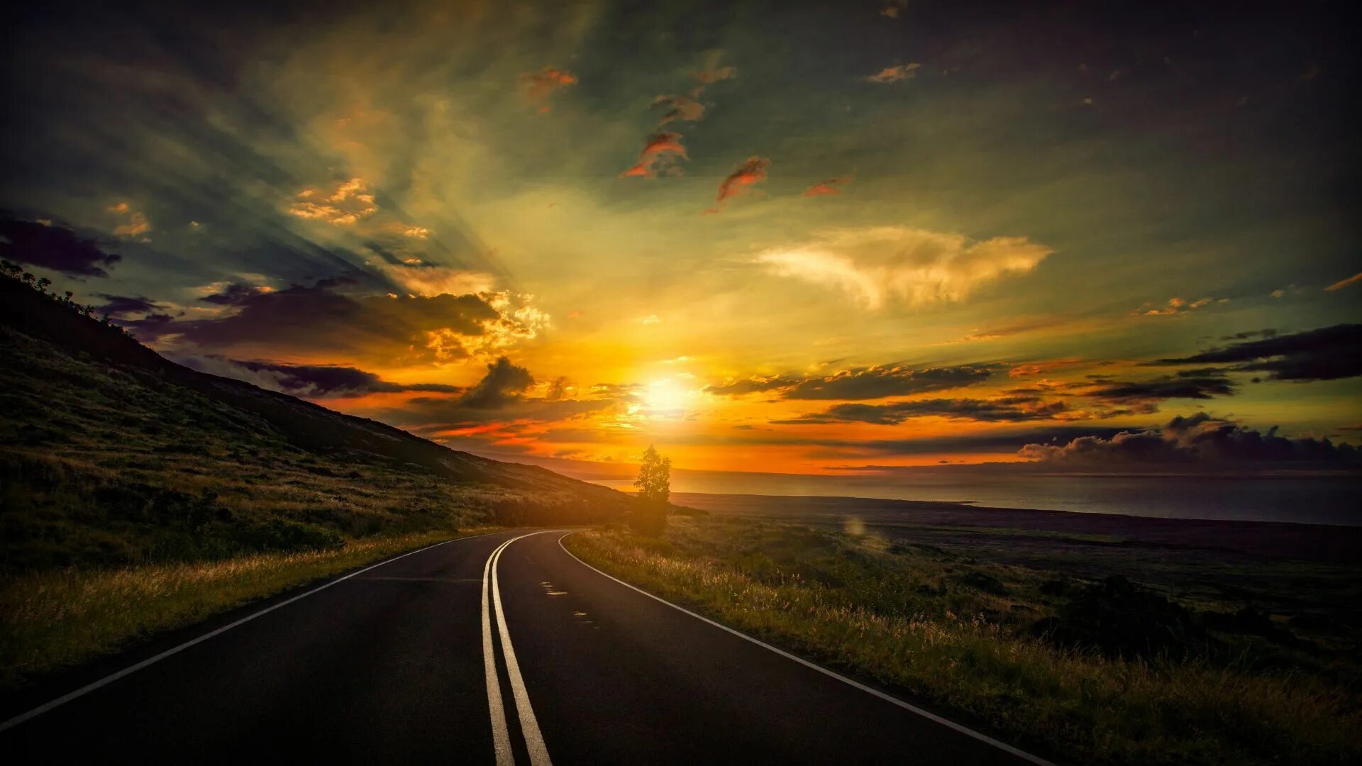 Rising road. Сансет роуд дорога. Дорога закат. Дорога на рассвет. Пейзаж дорога.