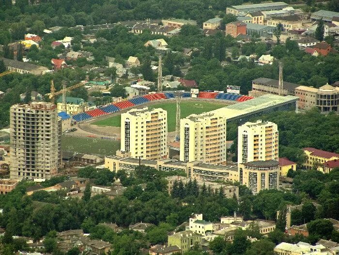 Пятигорск стадион. Стадион Центральный Пятигорск. Стадион Машук в Пятигорске. Пятигорск центр города. Центральная улица Пятигорска.