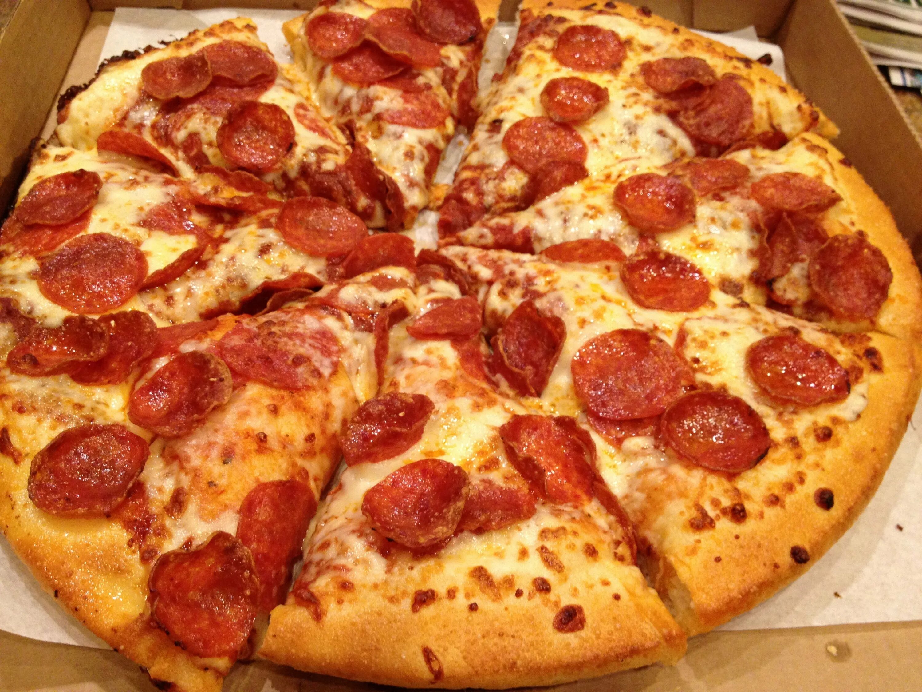 Pizza пепперони. 1. Пепперони. Американская пицца пепперони. Пепперони пицца пепперони. Pizza reaby