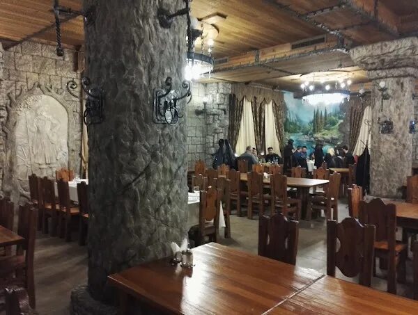Амшенский двор адлер меню. Амшенский двор красная поляна. Амшенский двор краснофлотская ул 15а фото. Амшенский двор лазаревское. Амшенский двор ресторан.