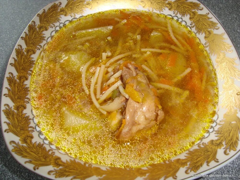 Как сварить куриный суп в мультиварке. Куриный суп с вермишелью в мультиварке. куриный суп с лапшой в мультиварке. вермишель с курицей в мультиварке. суп с куриными крылышками.