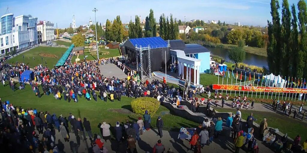 Тамбов открывается. Покровская ярмарка 2018 тамбов. покровский храм покровская ярмарка на набережной тамбов. покровская ярмарка в тамбове фото. покровская ярмарка 2018 тамбов телега.