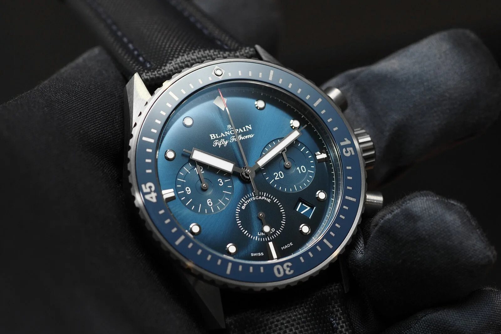 Часы breitling navitimer реплика. Мужские часы реплика в москве. Breguet 3243p. 41. Часы patek philippe sky moon tourbillon 1990.
