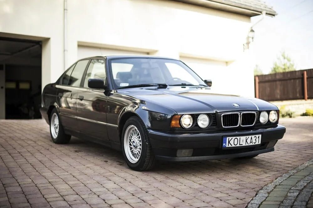 Е34 узкая. BMW 520i e34. БМВ 5 е34. BMW 525 e34. BMW e34 525i.