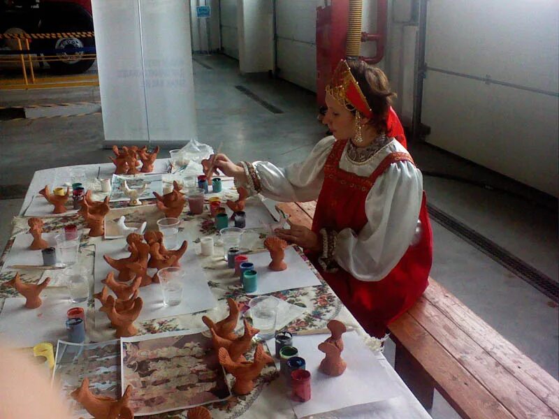 Мастера дымковских игрушек