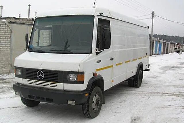 Купить мерседес 208. Мерседес 509 грузовой. Mercedes Benz 208d фаркоп. Мерседес 509 89 год. Запчасти Мерседес 814 Белоруссия.