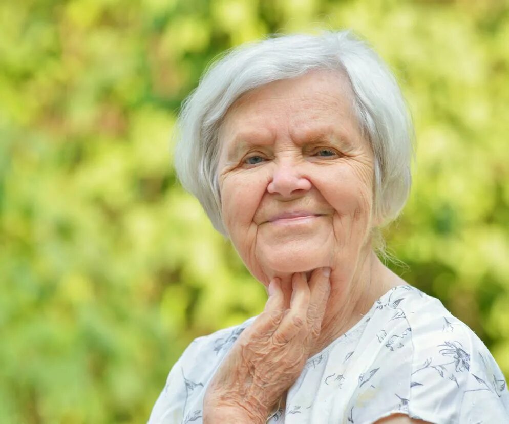 Пожилая женщина. Фотографии пожилых женщин. Русские пожилые женщины. Портрет пожилой женщины. Пожилая прелесть