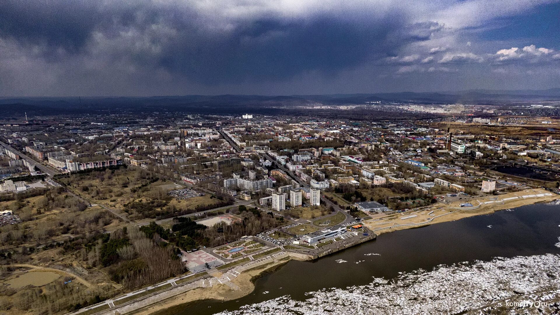 Комсомольск какой край. Комсомольск на Амуре. Комсом на Амуре. Комсомольск город Дальний Восток. Город Комсомольск-на-Амуре Хабаровского края.