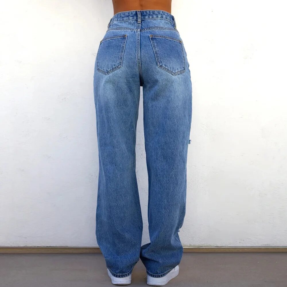Как называются джинсы широкие от бедра. Широкие джинсы. Широкие джинсы трубы. Модели в широких джинсах. Джинсы трубы женские.