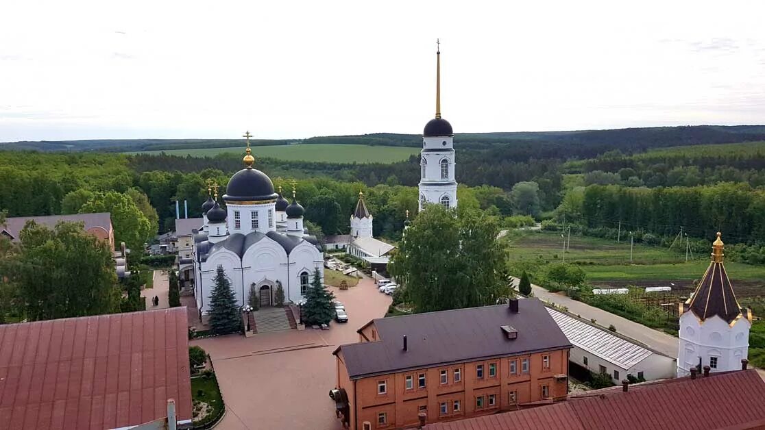 Свято преображенский женский монастырь. Задонский Свято-Тихоновский монастырь. Свято-Тихоновский Преображенский женский монастырь. Свято-Тихоновский монастырь Задонск скит. Задонск Спасо Преображенский монастырь.