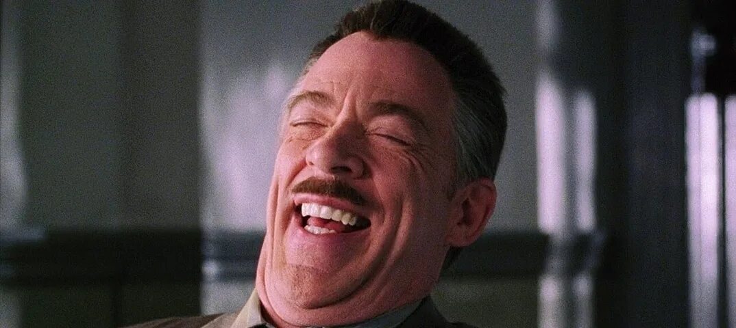 Мужик смеется. Ну и чего ты смеется. Смейся смейся мем. Смейтесь чаще. Мем смеется.