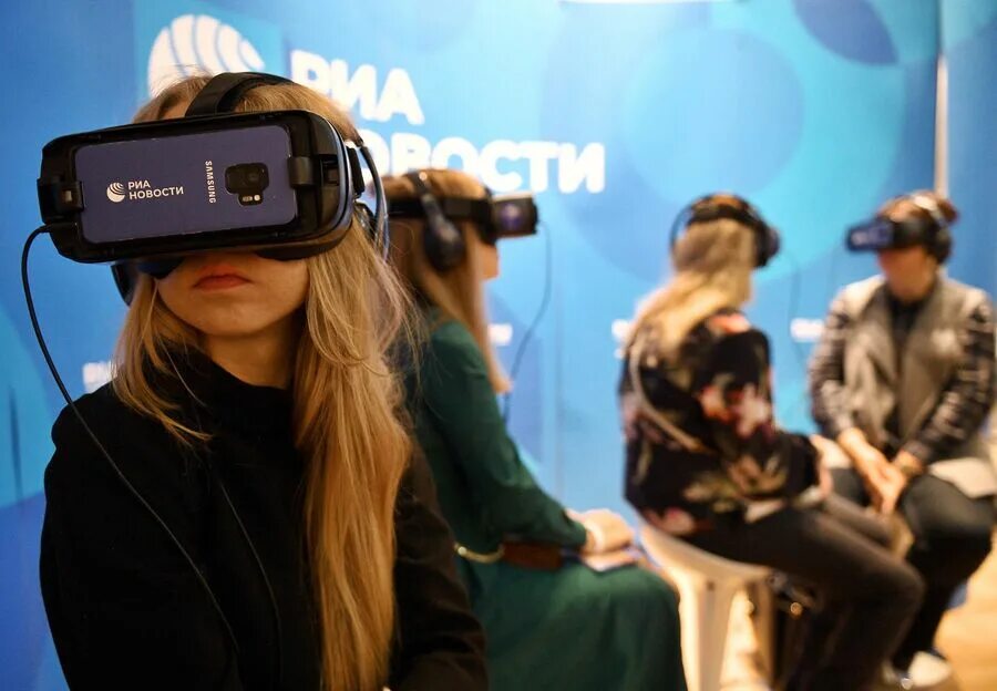 Vr презентация. Иммерсивная журналистика. История виртуальной реальности. VR В России.