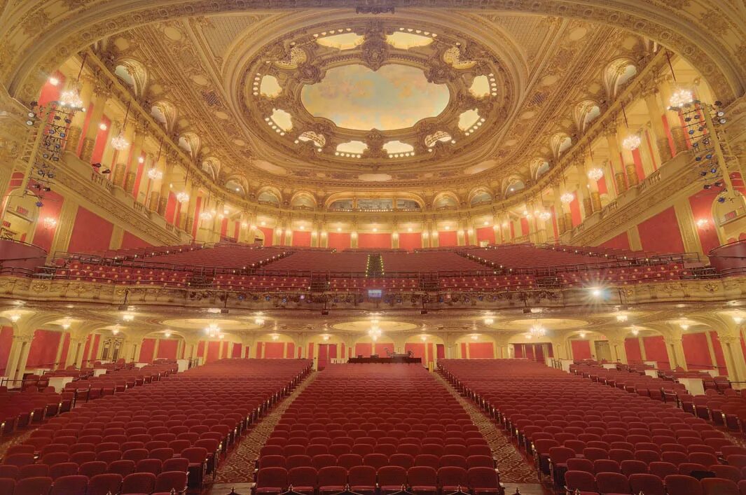 10 известных театров. Бостонский оперный театр. Зал оперного театра. Красивый театр.
