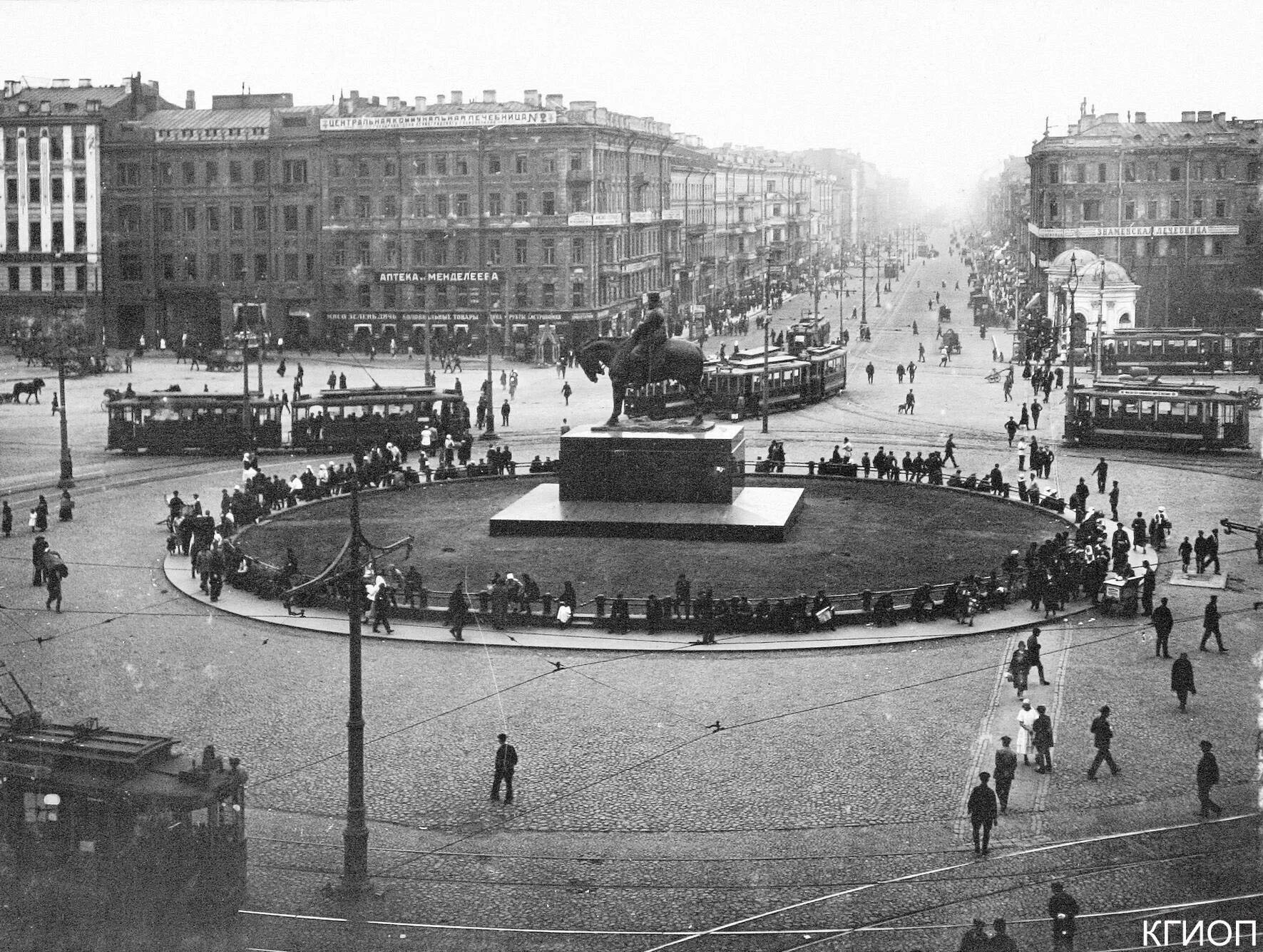 История пл. Знаменская площадь в Санкт-Петербурге площадь Восстания. Площадь Восстания 1973. Площадь Восстания Знаменская 1917. Площадь Восстания Ленинград.