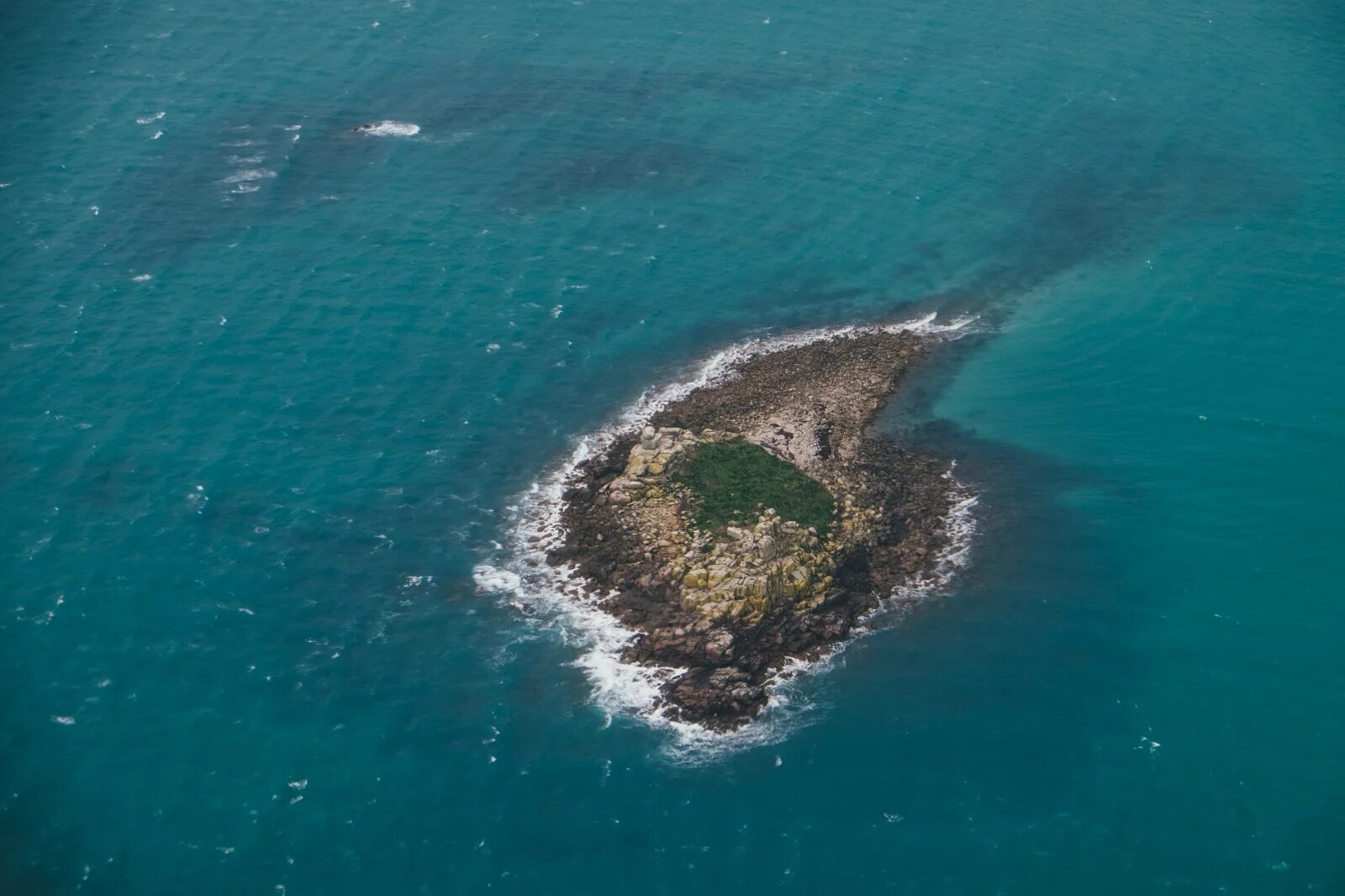 Остров морской бирючок. Остров морской бирючок в Каспийском море. Остров морская Чапура. Острова и море.